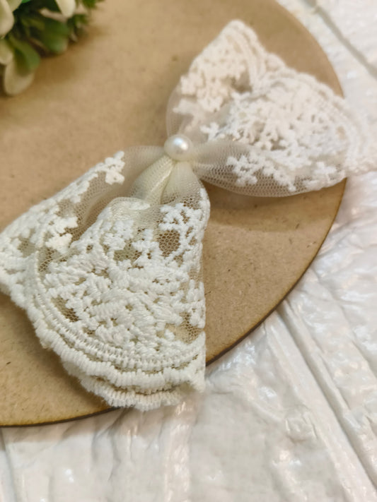 White Swan Bow Clip